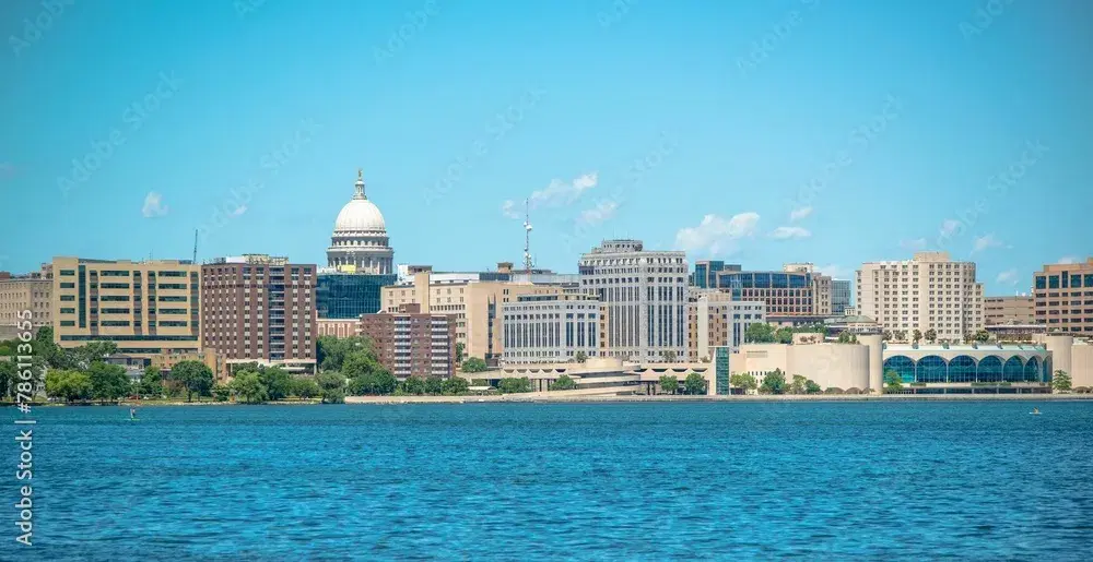 How Many Peak Sun Hours in Wisconsin? (Winter Efficiency)